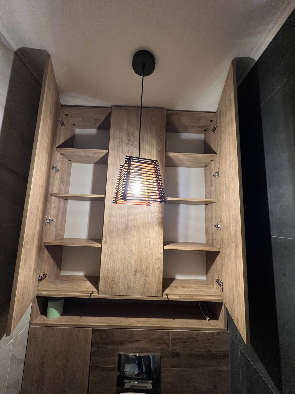 Шкаф в туалет Дерево + Черная ниша